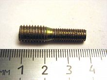 Шпилька М6х18х8 рем. клап. крышки (50)